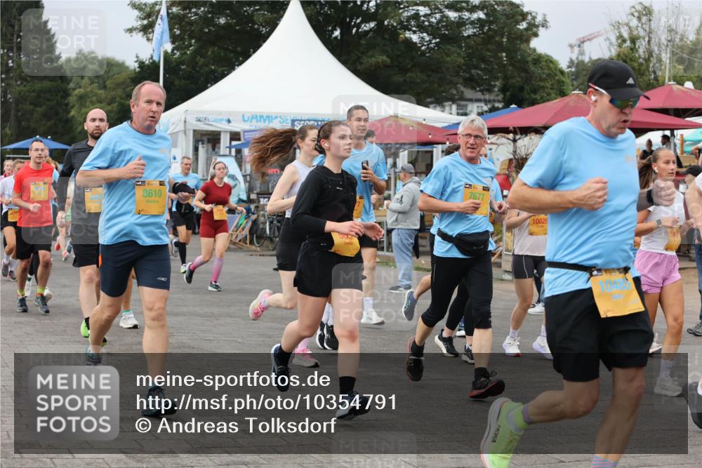 13.09.2026 - Kiel Lauf Andreas Tolksdorf http://msf.ph/oto/10354791 13.09.2026 09:57:58 Kiellinie 977, 38, 8610, 7677, 10028 meine-sportfotos.de