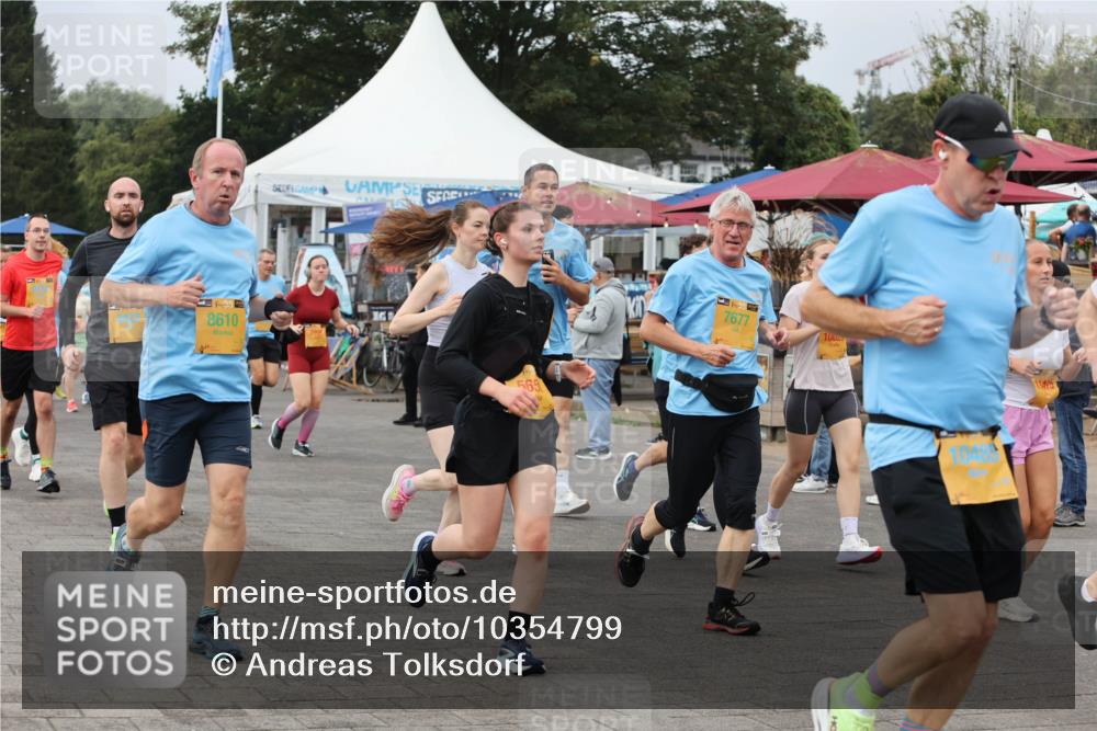 13.09.2026 - Kiel Lauf Andreas Tolksdorf http://msf.ph/oto/10354799 13.09.2026 09:57:58 Kiellinie 4422, 38, 8610, 565, 39, 7677, 10020 meine-sportfotos.de