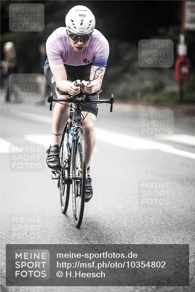 13.09.2026 - Stadtparktriathlon H.Heesch http://msf.ph/oto/10354802 13.09.2026 11:10:55 Radfahren 510, 591, 683 meine-sportfotos.de