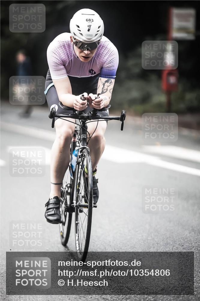 13.09.2026 - Stadtparktriathlon H.Heesch http://msf.ph/oto/10354806 13.09.2026 11:10:55 Radfahren 510, 591, 683 meine-sportfotos.de