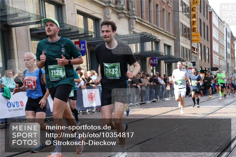 13.09.2026 - 21. swb-Marathon Bremen Strokosch-Dieckow http://msf.ph/oto/10354817 13.09.2026 13:33:28 Ziel 930, 1656, 2405, 2727, 2872, 2960, 3201, 3389, 3522, 3562, 3761, 4490, 4554, 4658, 4874, 5063, 5156, 5513, 5563, 5587, 6151, 6508, 6538, 6623, 6808, 7126, 7354, 7431, 7523, 7633, 7652, 7832, 7863, 8025, 8512, 8691, 9068, 9128, 9342, 9344, 9390, 9508, 10114, 13078, 831, 1124, 2283, 2393, 2818, 2980, 4052, 4219, 4243, 4260, 4408, 4492, 4536, 4543, 4565, 5040, 5191, 5324, 5560, 5660, 5726, 5861, 5862, 5914, 6256, 6421, 6597, 6777, 6844, 6882, 6915, 6997, 7145, 7523 meine-sportfotos.de