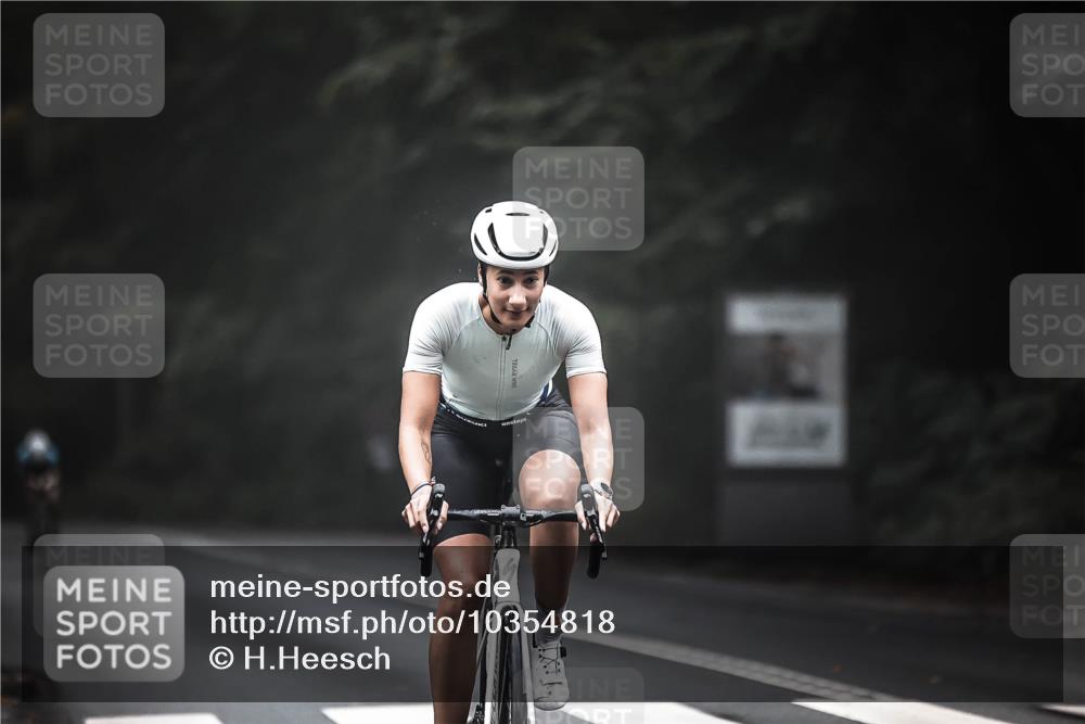 13.09.2026 - Stadtparktriathlon H.Heesch http://msf.ph/oto/10354818 13.09.2026 09:35:36 Radfahren 155, 184 meine-sportfotos.de