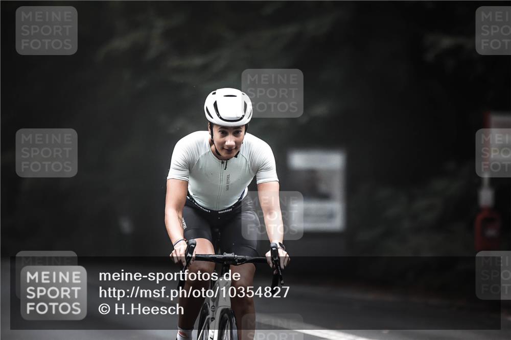 13.09.2026 - Stadtparktriathlon H.Heesch http://msf.ph/oto/10354827 13.09.2026 09:35:36 Radfahren 155, 184 meine-sportfotos.de