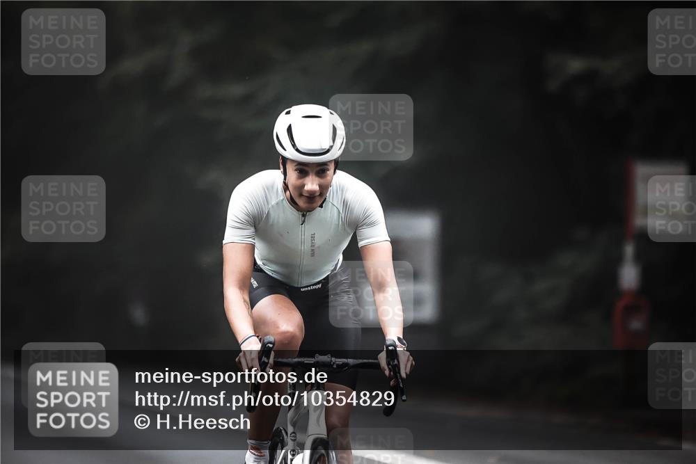 13.09.2026 - Stadtparktriathlon H.Heesch http://msf.ph/oto/10354829 13.09.2026 09:35:36 Radfahren 155, 184 meine-sportfotos.de