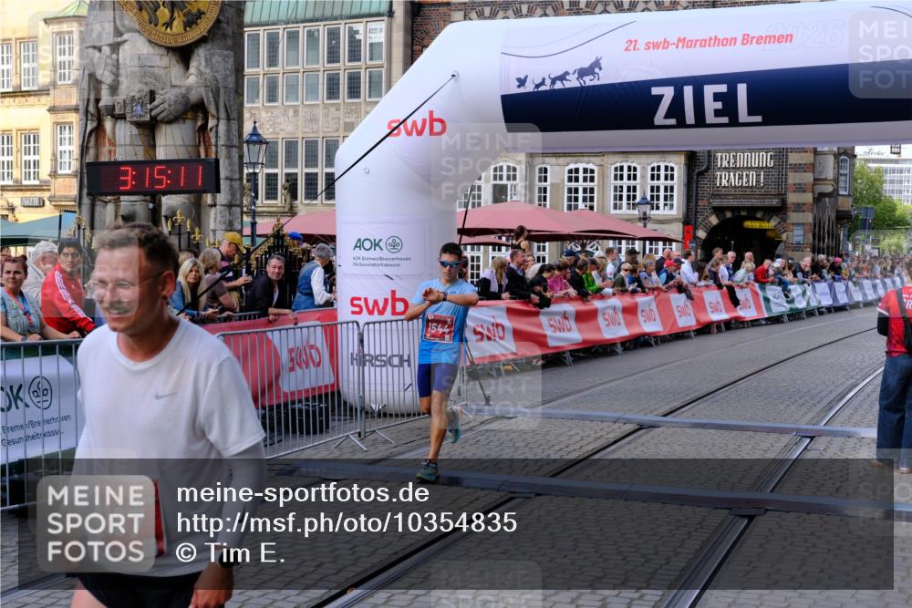 13.09.2026 - 21. swb-Marathon Bremen Tim E. http://msf.ph/oto/10354835 13.09.2026 12:46:00 Ziel 2032 meine-sportfotos.de
