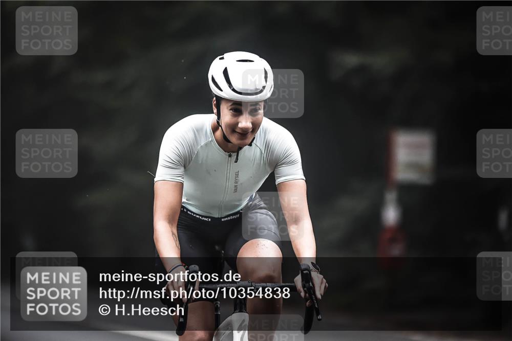 13.09.2026 - Stadtparktriathlon H.Heesch http://msf.ph/oto/10354838 13.09.2026 09:35:37 Radfahren 155, 184 meine-sportfotos.de