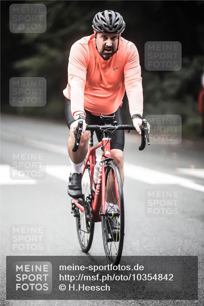13.09.2026 - Stadtparktriathlon H.Heesch http://msf.ph/oto/10354842 13.09.2026 11:10:59 Radfahren 591, 683 meine-sportfotos.de