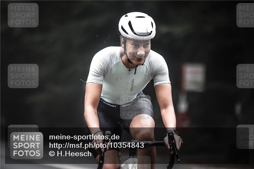 13.09.2026 - Stadtparktriathlon H.Heesch http://msf.ph/oto/10354843 13.09.2026 09:35:37 Radfahren 155, 184 meine-sportfotos.de