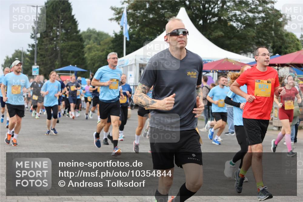13.09.2026 - Kiel Lauf Andreas Tolksdorf http://msf.ph/oto/10354844 13.09.2026 09:58:00 Kiellinie 8997, 9774 meine-sportfotos.de