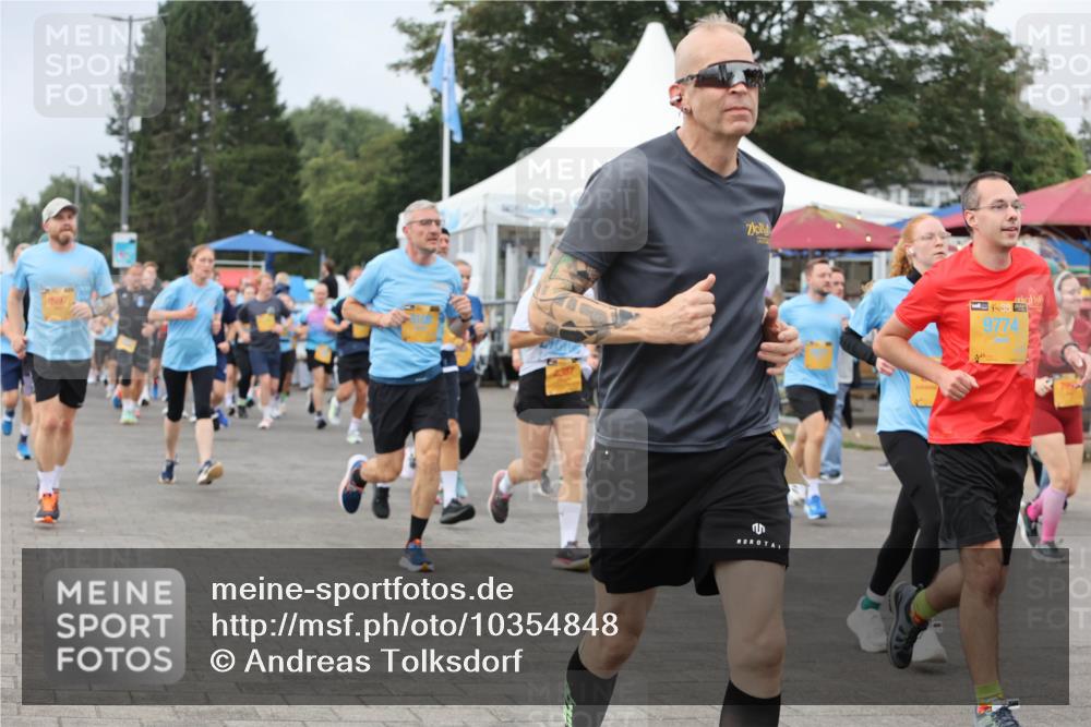 13.09.2026 - Kiel Lauf Andreas Tolksdorf http://msf.ph/oto/10354848 13.09.2026 09:58:00 Kiellinie 8997, 9774 meine-sportfotos.de