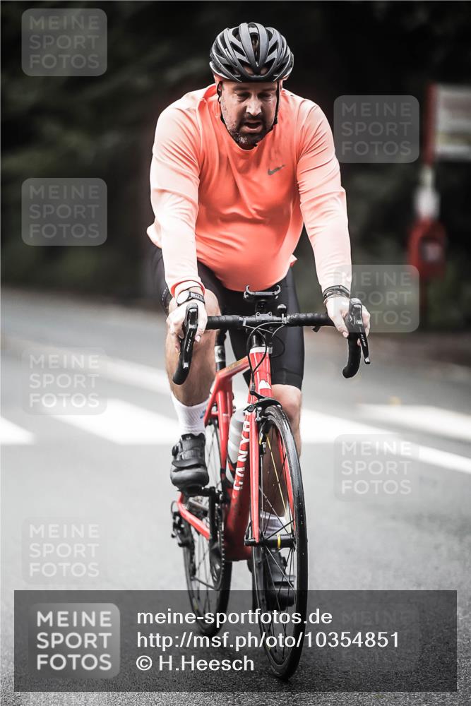 13.09.2026 - Stadtparktriathlon H.Heesch http://msf.ph/oto/10354851 13.09.2026 11:10:59 Radfahren 591, 683 meine-sportfotos.de