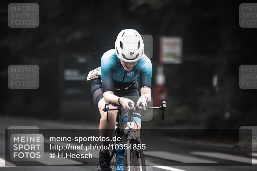 13.09.2026 - Stadtparktriathlon H.Heesch http://msf.ph/oto/10354855 13.09.2026 09:35:41 Radfahren 155, 184 meine-sportfotos.de