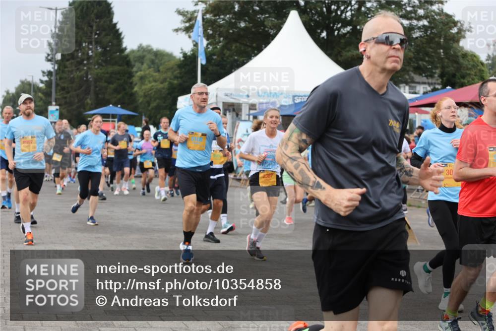 13.09.2026 - Kiel Lauf Andreas Tolksdorf http://msf.ph/oto/10354858 13.09.2026 09:58:01 Kiellinie 8997, 2387, 30 meine-sportfotos.de