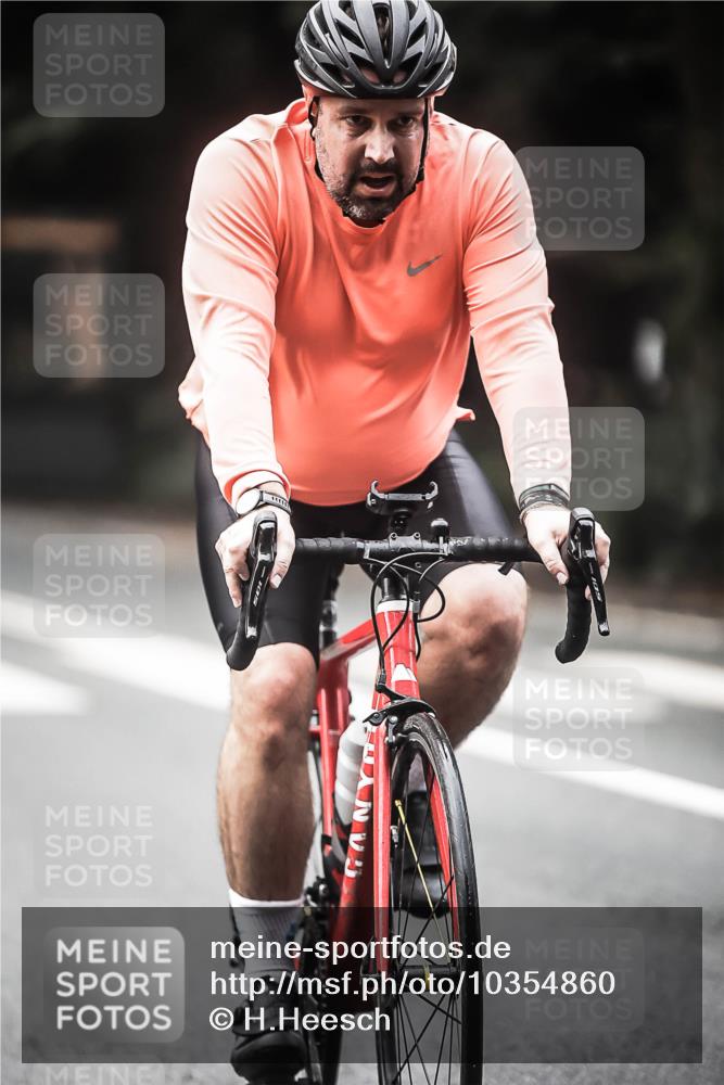 13.09.2026 - Stadtparktriathlon H.Heesch http://msf.ph/oto/10354860 13.09.2026 11:10:59 Radfahren 591, 683 meine-sportfotos.de