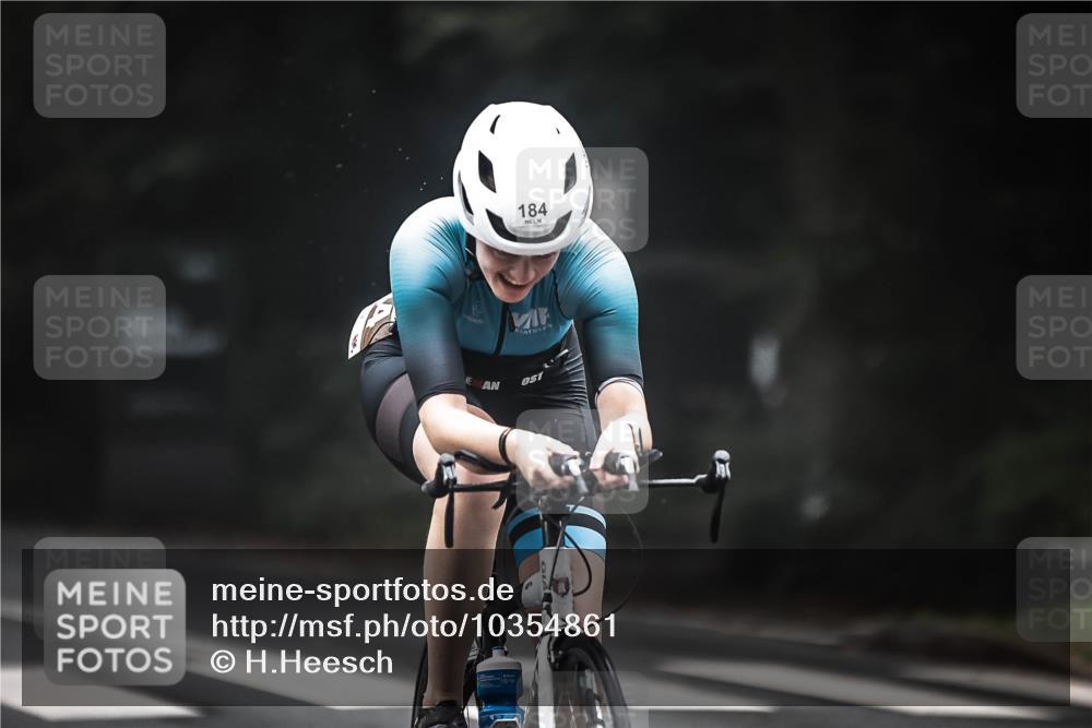 13.09.2026 - Stadtparktriathlon H.Heesch http://msf.ph/oto/10354861 13.09.2026 09:35:42 Radfahren 154, 155, 184 meine-sportfotos.de