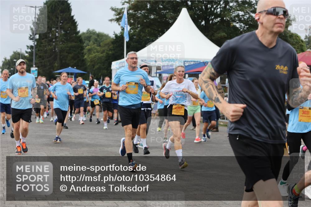 13.09.2026 - Kiel Lauf Andreas Tolksdorf http://msf.ph/oto/10354864 13.09.2026 09:58:01 Kiellinie 8997, 2387, 3031 meine-sportfotos.de