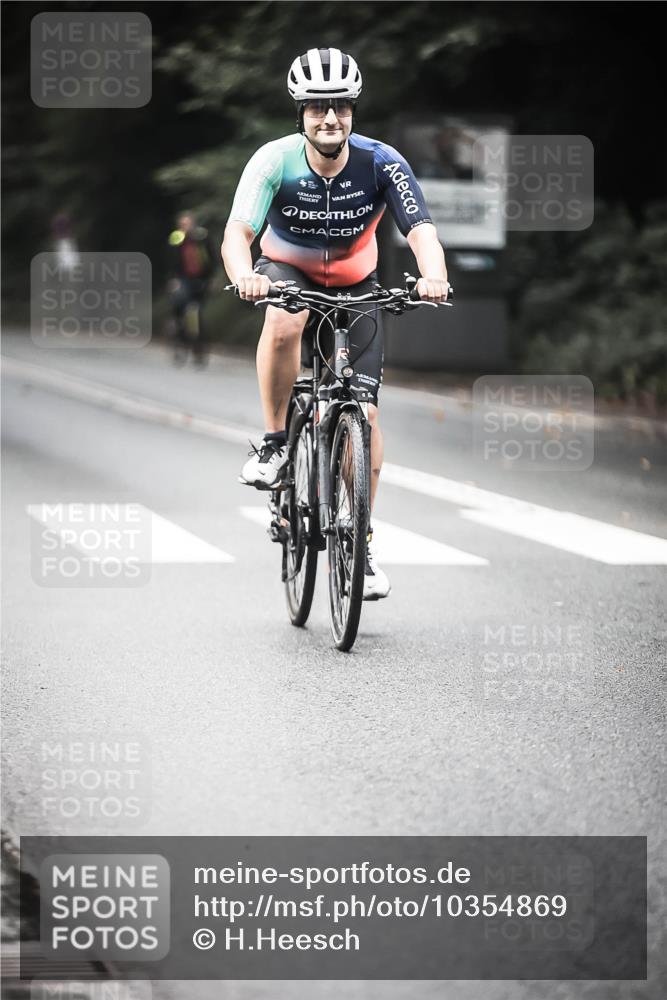 13.09.2026 - Stadtparktriathlon H.Heesch http://msf.ph/oto/10354869 13.09.2026 11:11:11 Radfahren 589 meine-sportfotos.de