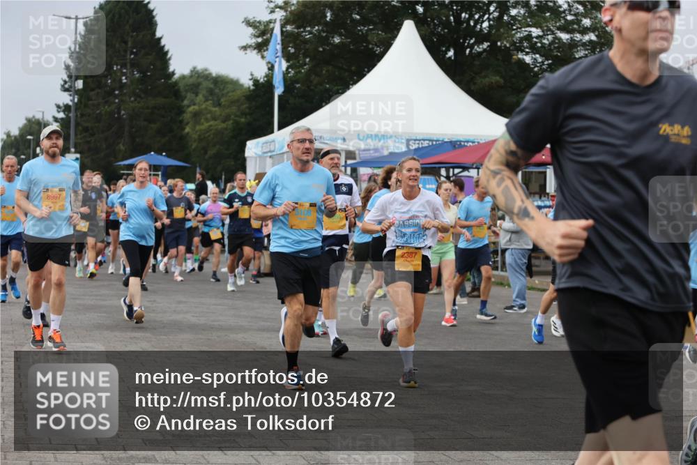 13.09.2026 - Kiel Lauf Andreas Tolksdorf http://msf.ph/oto/10354872 13.09.2026 09:58:01 Kiellinie 8997, 9, 2387 meine-sportfotos.de