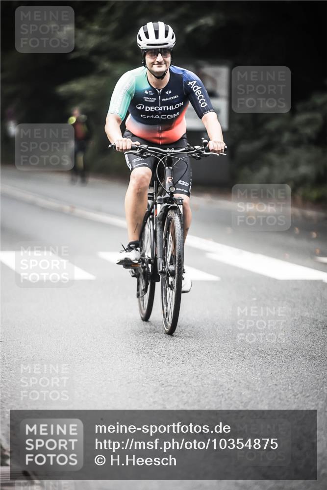 13.09.2026 - Stadtparktriathlon H.Heesch http://msf.ph/oto/10354875 13.09.2026 11:11:11 Radfahren 589 meine-sportfotos.de