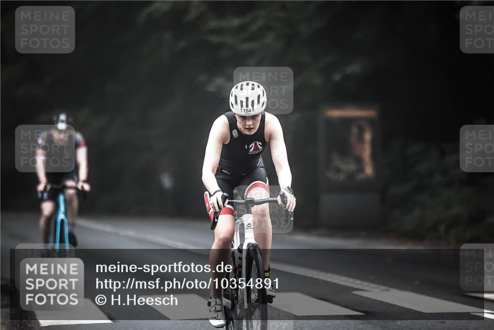 13.09.2026 - Stadtparktriathlon H.Heesch http://msf.ph/oto/10354891 13.09.2026 09:35:48 Radfahren 119, 154, 158 meine-sportfotos.de