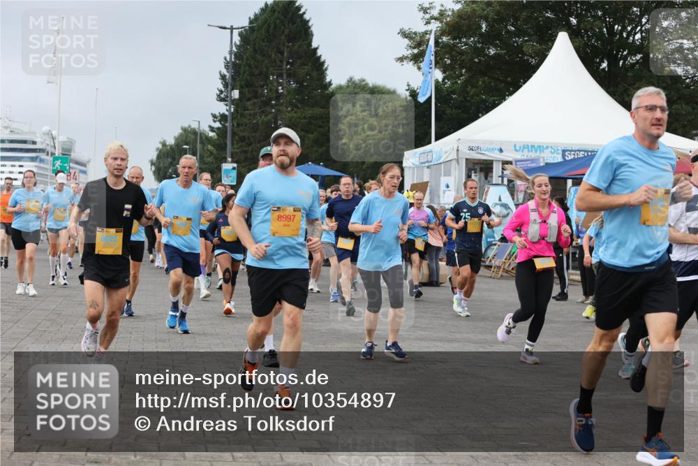13.09.2026 - Kiel Lauf Andreas Tolksdorf http://msf.ph/oto/10354897 13.09.2026 09:58:02 Kiellinie 8997 meine-sportfotos.de