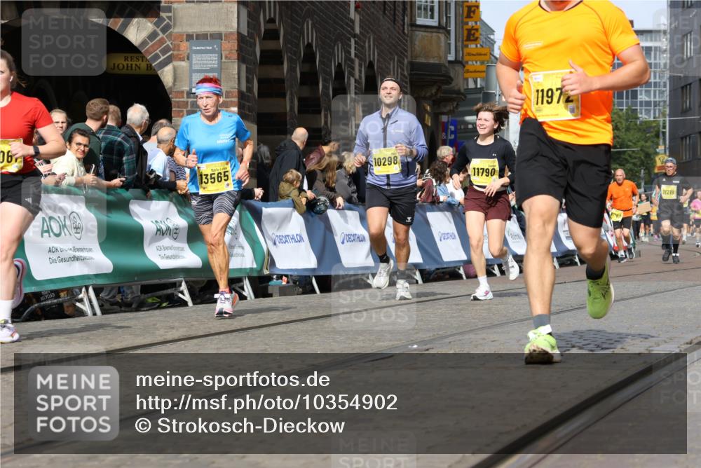 13.09.2026 - 21. swb-Marathon Bremen Strokosch-Dieckow http://msf.ph/oto/10354902 13.09.2026 10:56:08 Ziel 10243, 10374, 10379, 10423, 10529, 10550, 10690, 10703, 10809, 10952, 11377, 11510, 11972, 12108, 12125, 12143, 12188, 12484, 10184, 10211, 10246, 10322, 10443, 10670, 10699, 10960, 11280, 11317, 11570, 11693, 11782, 12452 meine-sportfotos.de