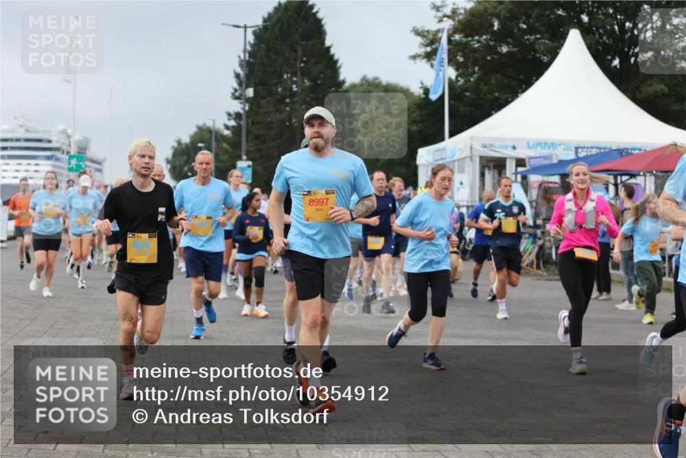 13.09.2026 - Kiel Lauf Andreas Tolksdorf http://msf.ph/oto/10354912 13.09.2026 09:58:02 Kiellinie 8022, 8997 meine-sportfotos.de