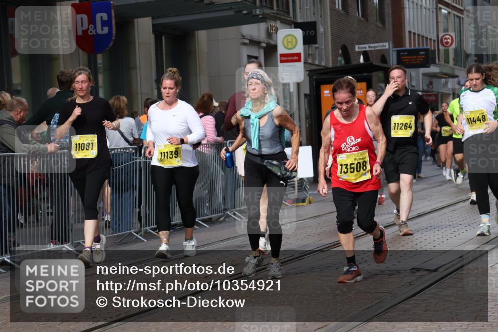 13.09.2026 - 21. swb-Marathon Bremen Strokosch-Dieckow http://msf.ph/oto/10354921 13.09.2026 11:15:59 Ziel 10242, 11026, 11081, 11139, 11181, 11200, 11264, 11274, 11385, 11448, 11573, 11768, 12057, 12151, 12539, 13508, 10474, 10572, 10665, 10900, 11217, 11307, 11549, 11613, 11778, 11897, 11940, 12046, 12137, 12306 meine-sportfotos.de