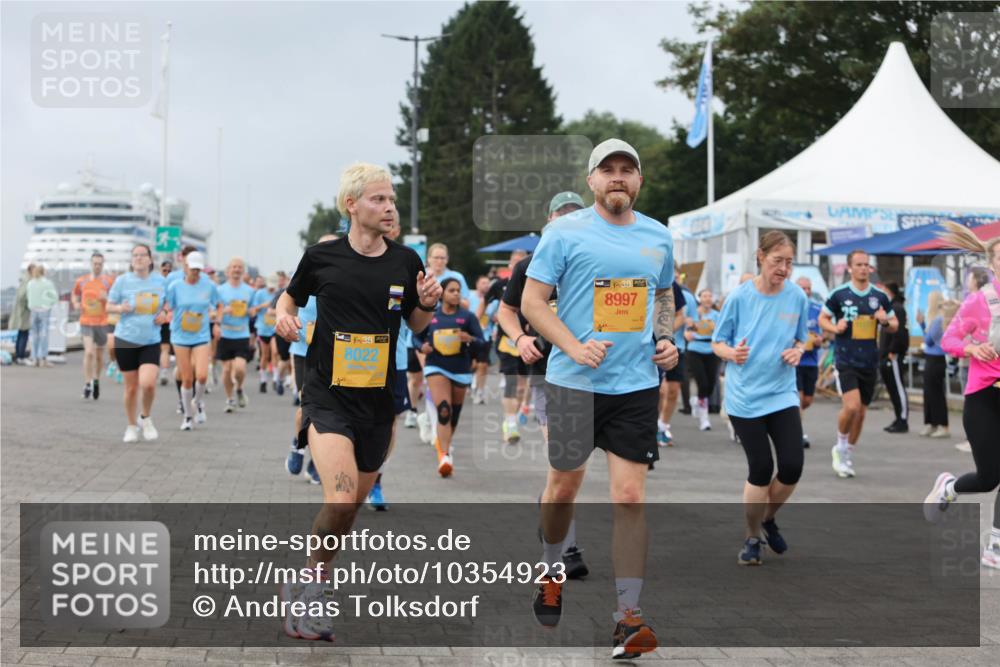 13.09.2026 - Kiel Lauf Andreas Tolksdorf http://msf.ph/oto/10354923 13.09.2026 09:58:02 Kiellinie 8022, 38, 8997 meine-sportfotos.de