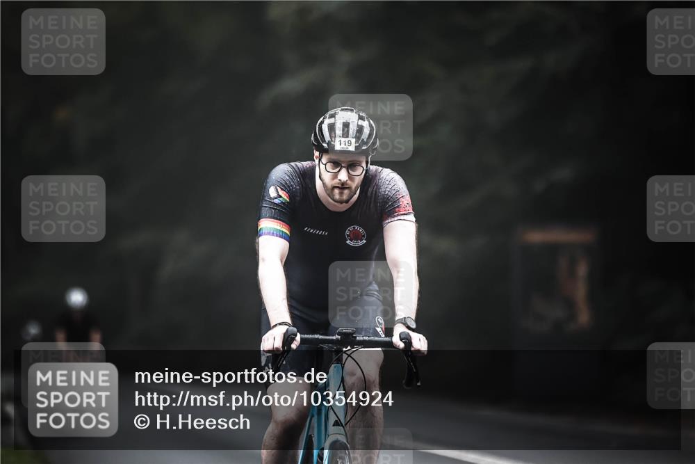13.09.2026 - Stadtparktriathlon H.Heesch http://msf.ph/oto/10354924 13.09.2026 09:35:50 Radfahren 119, 154, 158 meine-sportfotos.de