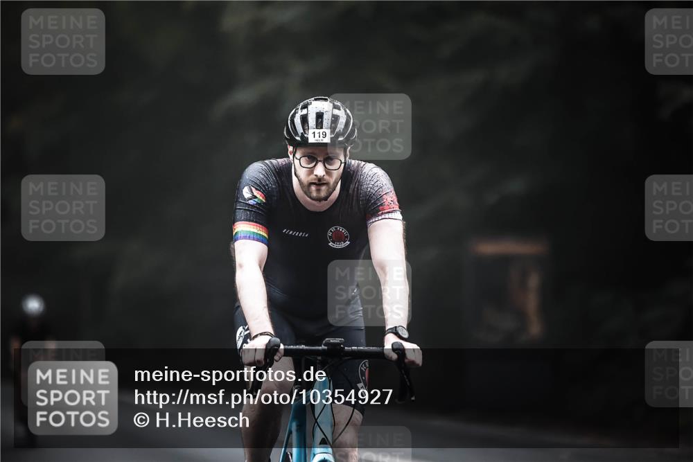 13.09.2026 - Stadtparktriathlon H.Heesch http://msf.ph/oto/10354927 13.09.2026 09:35:50 Radfahren 119, 154, 158 meine-sportfotos.de