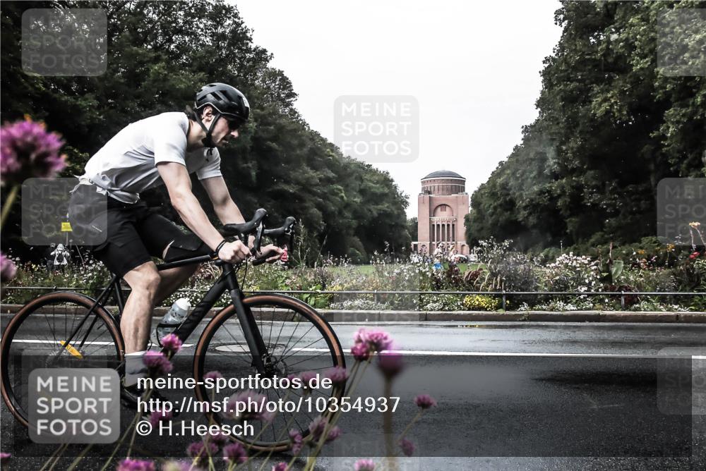 13.09.2026 - Stadtparktriathlon H.Heesch http://msf.ph/oto/10354937 13.09.2026 12:00:08 Radfahren 722, 1021, 1054, 1061 meine-sportfotos.de
