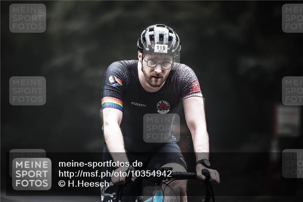13.09.2026 - Stadtparktriathlon H.Heesch http://msf.ph/oto/10354942 13.09.2026 09:35:50 Radfahren 119, 154, 158 meine-sportfotos.de