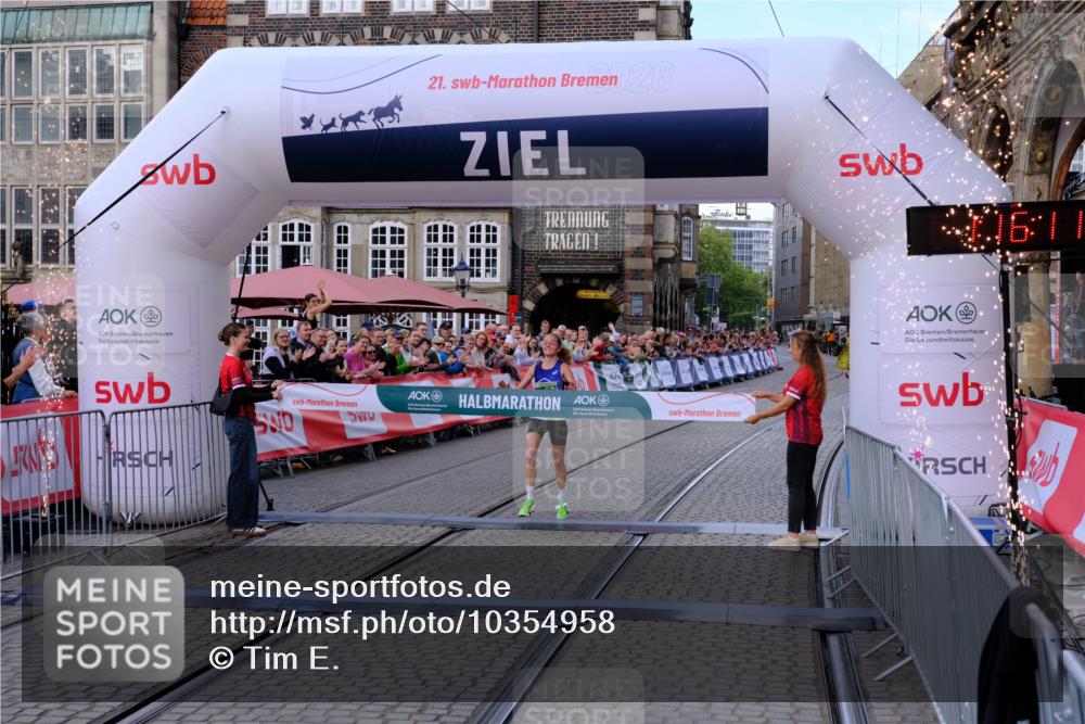 13.09.2026 - 21. swb-Marathon Bremen Tim E. http://msf.ph/oto/10354958 13.09.2026 12:46:33 Ziel 103, 1352, 8044 meine-sportfotos.de