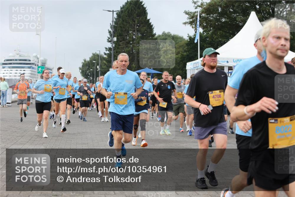 13.09.2026 - Kiel Lauf Andreas Tolksdorf http://msf.ph/oto/10354961 13.09.2026 09:58:03 Kiellinie 12510, 4706, 8022 meine-sportfotos.de