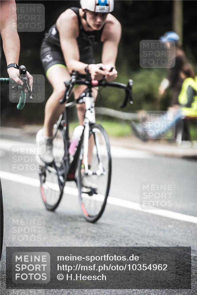 13.09.2026 - Stadtparktriathlon H.Heesch http://msf.ph/oto/10354962 13.09.2026 11:11:19 Radfahren 571, 685, 688, 694 meine-sportfotos.de