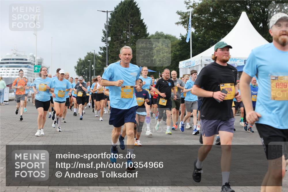 13.09.2026 - Kiel Lauf Andreas Tolksdorf http://msf.ph/oto/10354966 13.09.2026 09:58:04 Kiellinie 706, 899 meine-sportfotos.de