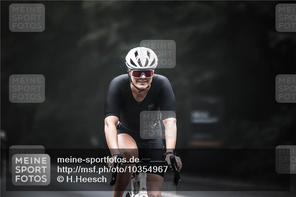 13.09.2026 - Stadtparktriathlon H.Heesch http://msf.ph/oto/10354967 13.09.2026 09:35:53 Radfahren 119, 154, 158, 197 meine-sportfotos.de