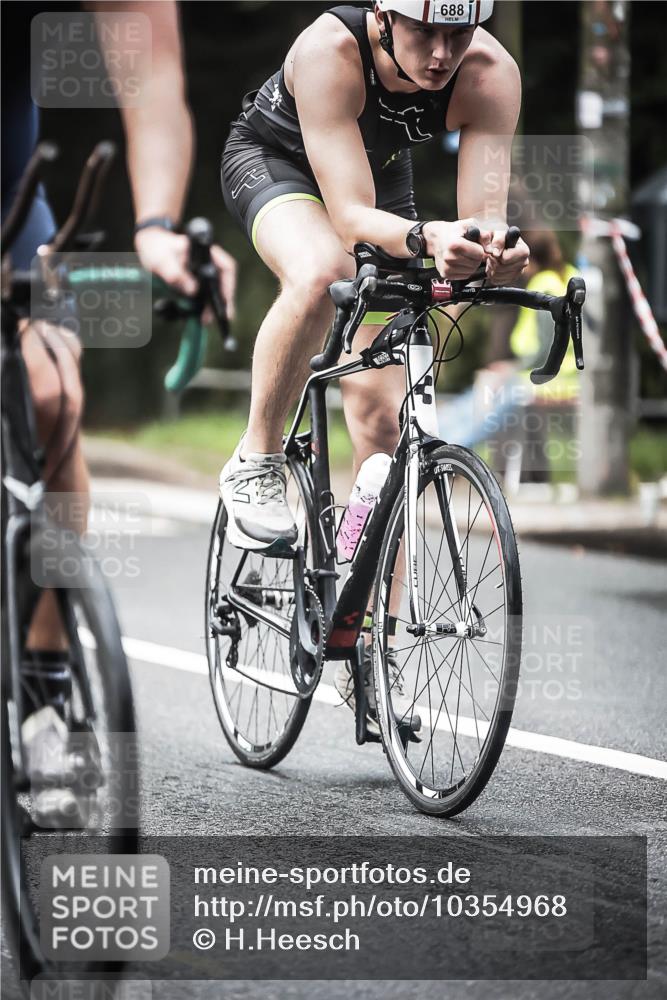 13.09.2026 - Stadtparktriathlon H.Heesch http://msf.ph/oto/10354968 13.09.2026 11:11:19 Radfahren 571, 685, 688, 694 meine-sportfotos.de