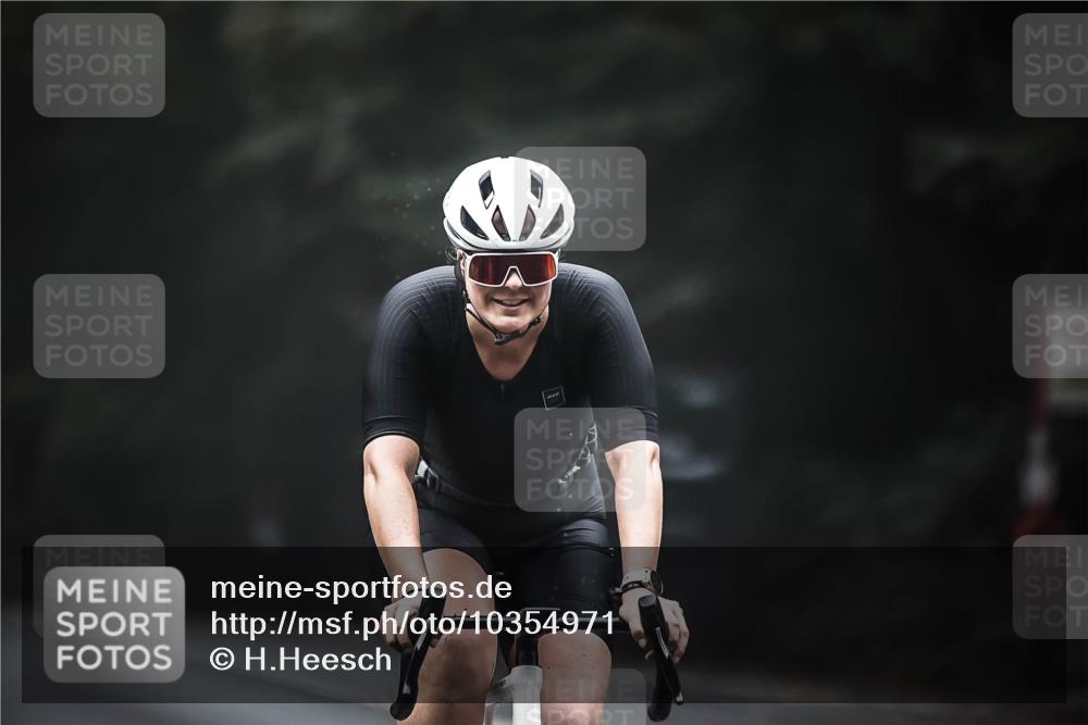 13.09.2026 - Stadtparktriathlon H.Heesch http://msf.ph/oto/10354971 13.09.2026 09:35:54 Radfahren 119, 154, 158, 197 meine-sportfotos.de