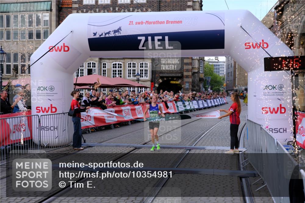13.09.2026 - 21. swb-Marathon Bremen Tim E. http://msf.ph/oto/10354981 13.09.2026 12:46:33 Ziel 103, 1352, 8044 meine-sportfotos.de
