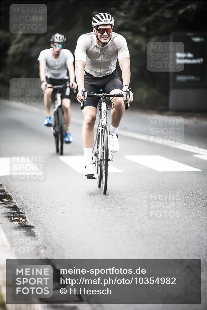 13.09.2026 - Stadtparktriathlon H.Heesch http://msf.ph/oto/10354982 13.09.2026 11:11:21 Radfahren 571, 685, 688, 694 meine-sportfotos.de