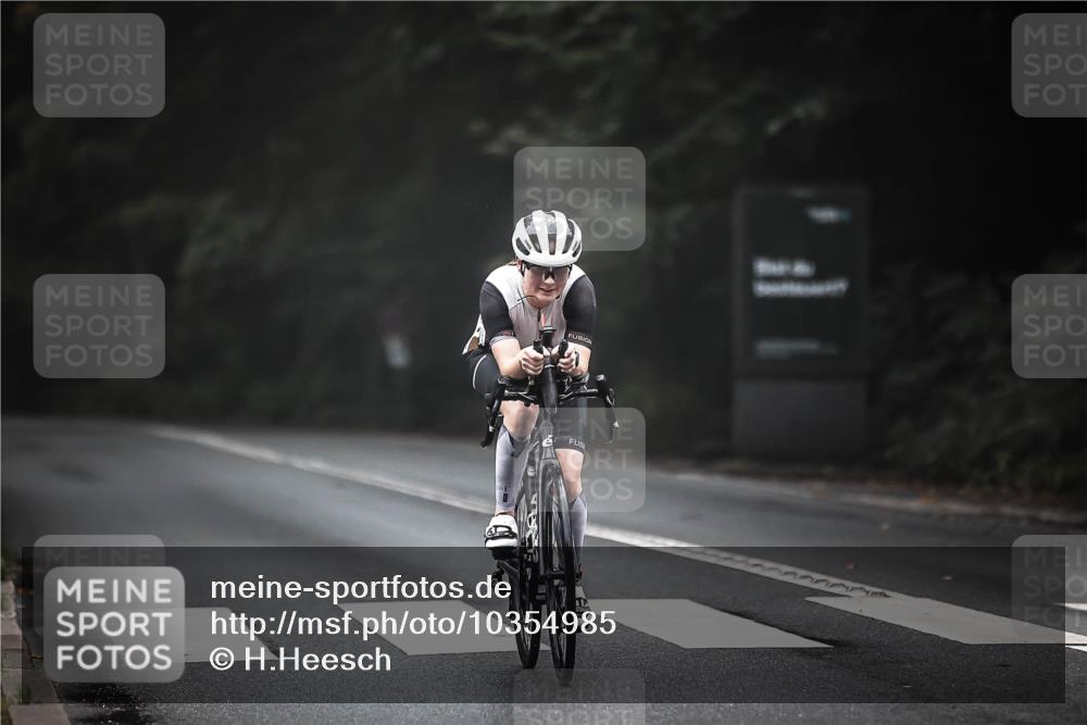 13.09.2026 - Stadtparktriathlon H.Heesch http://msf.ph/oto/10354985 13.09.2026 09:35:57 Radfahren 158, 197 meine-sportfotos.de