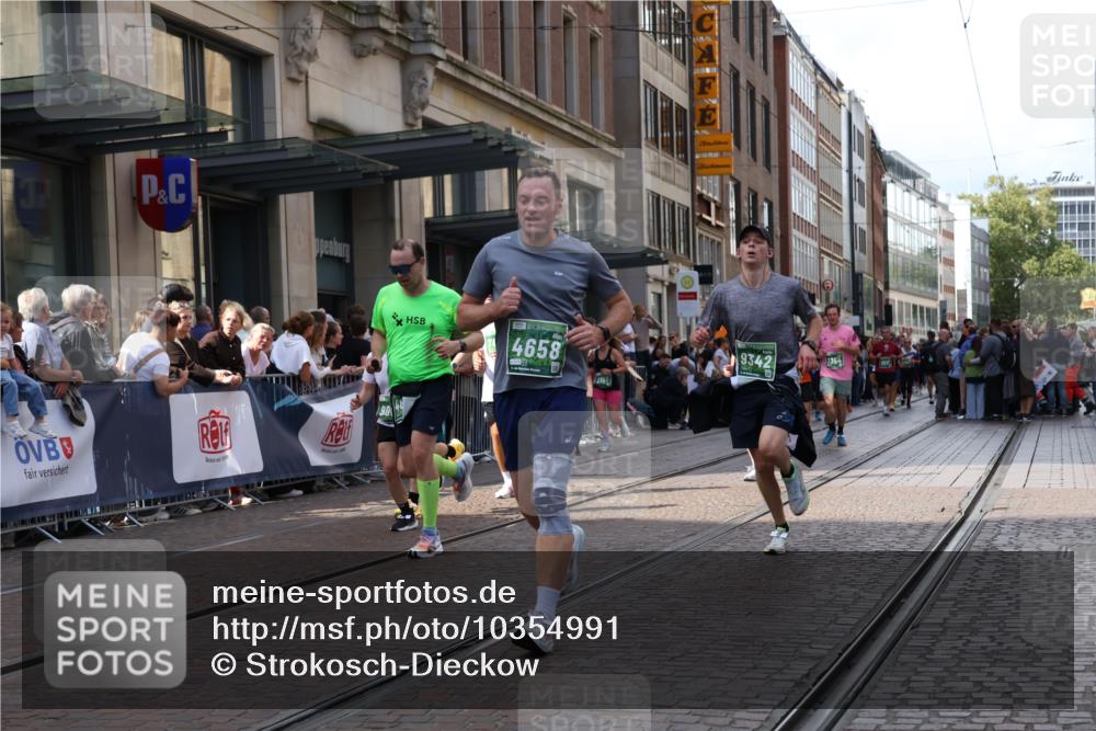 13.09.2026 - 21. swb-Marathon Bremen Strokosch-Dieckow http://msf.ph/oto/10354991 13.09.2026 13:33:32 Ziel 930, 1656, 2405, 2727, 2872, 2960, 3201, 3389, 3522, 3761, 3790, 4490, 4554, 4613, 4658, 4874, 5063, 5156, 5341, 5513, 5563, 5587, 6151, 6508, 6509, 6538, 6623, 6808, 7047, 7126, 7303, 7354, 7431, 7633, 7652, 7832, 8025, 8512, 8641, 8910, 9068, 9128, 9342, 9344, 9390, 831, 1124, 2283, 2393, 2960, 2980, 3562, 4052, 4219, 4243, 4260, 4492, 4536, 4543, 4565, 5040, 5324, 5560, 5660, 5726, 5861, 5862, 5914, 6256, 6421, 6597, 6777, 6844, 6882, 6915, 6997, 7145, 7523 meine-sportfotos.de