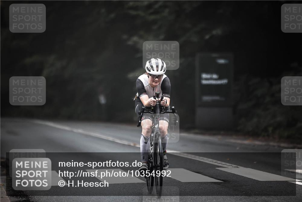 13.09.2026 - Stadtparktriathlon H.Heesch http://msf.ph/oto/10354992 13.09.2026 09:35:57 Radfahren 158, 197 meine-sportfotos.de