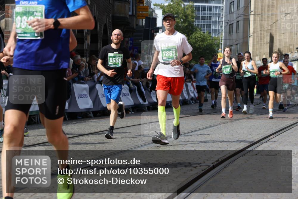 13.09.2026 - 21. swb-Marathon Bremen Strokosch-Dieckow http://msf.ph/oto/10355000 13.09.2026 13:33:31 Ziel 831, 1124, 2283, 2393, 2440, 2818, 2959, 3404, 3710, 4243, 4260, 4408, 4565, 4659, 5040, 5191, 5324, 5395, 5410, 5749, 5790, 5981, 6614, 6915, 7145, 7421, 7467, 7788, 7789, 7830, 8061, 9269, 9292, 9616, 9856, 13019, 13028, 13039, 13084, 13092, 13093, 13101, 13146, 930, 2405, 2872, 2960, 3201, 3562, 3761, 4490, 4554, 5063, 6538, 6808, 7126, 7523, 7633, 7652, 7832, 7863, 8691, 9068, 9342, 9390, 9508, 10114, 13078 meine-sportfotos.de