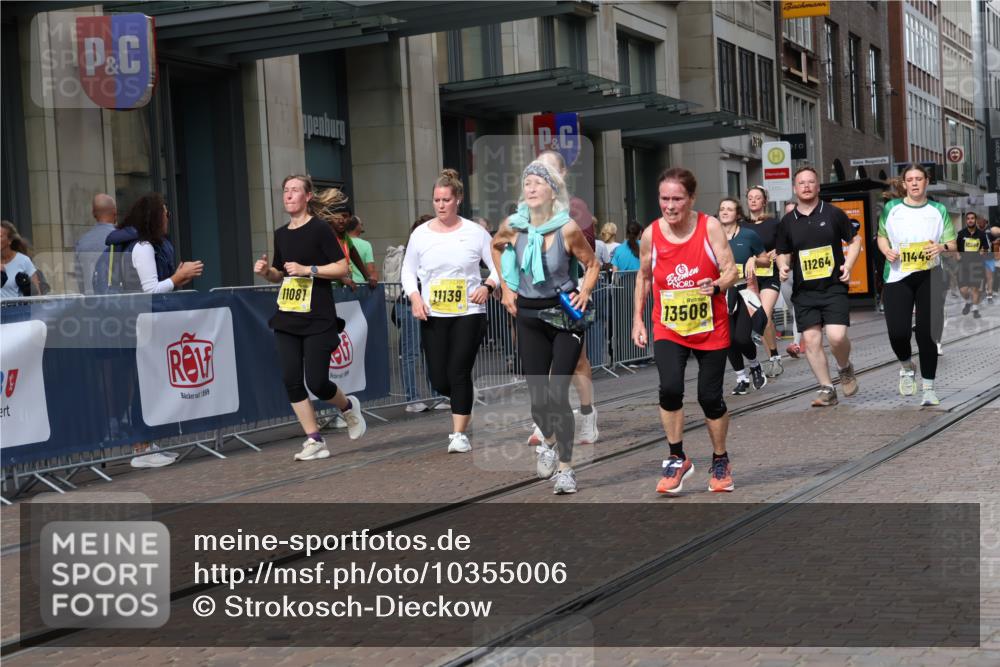 13.09.2026 - 21. swb-Marathon Bremen Strokosch-Dieckow http://msf.ph/oto/10355006 13.09.2026 11:16:01 Ziel 10242, 11026, 11081, 11139, 11181, 11200, 11264, 11274, 11385, 11448, 11573, 11768, 12057, 12151, 12539, 13508, 10474, 10572, 10665, 10900, 11217, 11307, 11549, 11613, 11778, 11897, 11940, 12046, 12137, 12306 meine-sportfotos.de