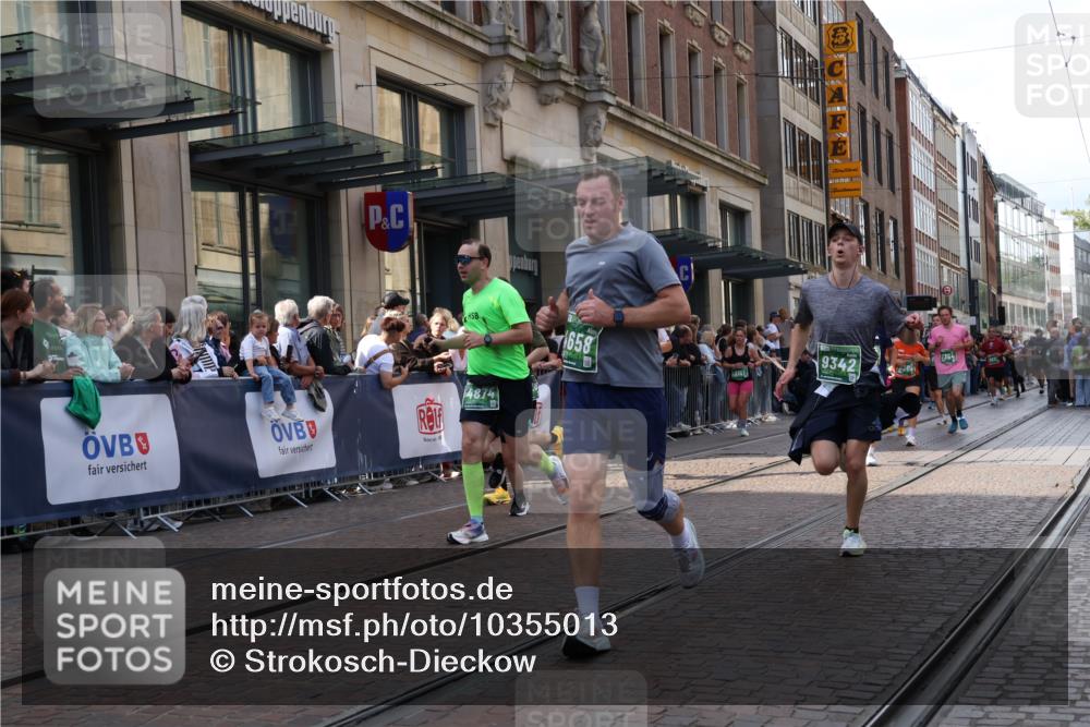 13.09.2026 - 21. swb-Marathon Bremen Strokosch-Dieckow http://msf.ph/oto/10355013 13.09.2026 13:33:32 Ziel 930, 1656, 2405, 2727, 2872, 2960, 3201, 3389, 3522, 3761, 3790, 4490, 4554, 4613, 4658, 4874, 5063, 5156, 5341, 5513, 5563, 5587, 6151, 6508, 6509, 6538, 6623, 6808, 7047, 7126, 7303, 7354, 7431, 7633, 7652, 7832, 8025, 8512, 8641, 8910, 9068, 9128, 9342, 9344, 9390, 831, 1124, 2283, 2393, 2960, 2980, 3562, 4052, 4219, 4243, 4260, 4492, 4536, 4543, 4565, 5040, 5324, 5560, 5660, 5726, 5861, 5862, 5914, 6256, 6421, 6597, 6777, 6844, 6882, 6915, 6997, 7145, 7523 meine-sportfotos.de