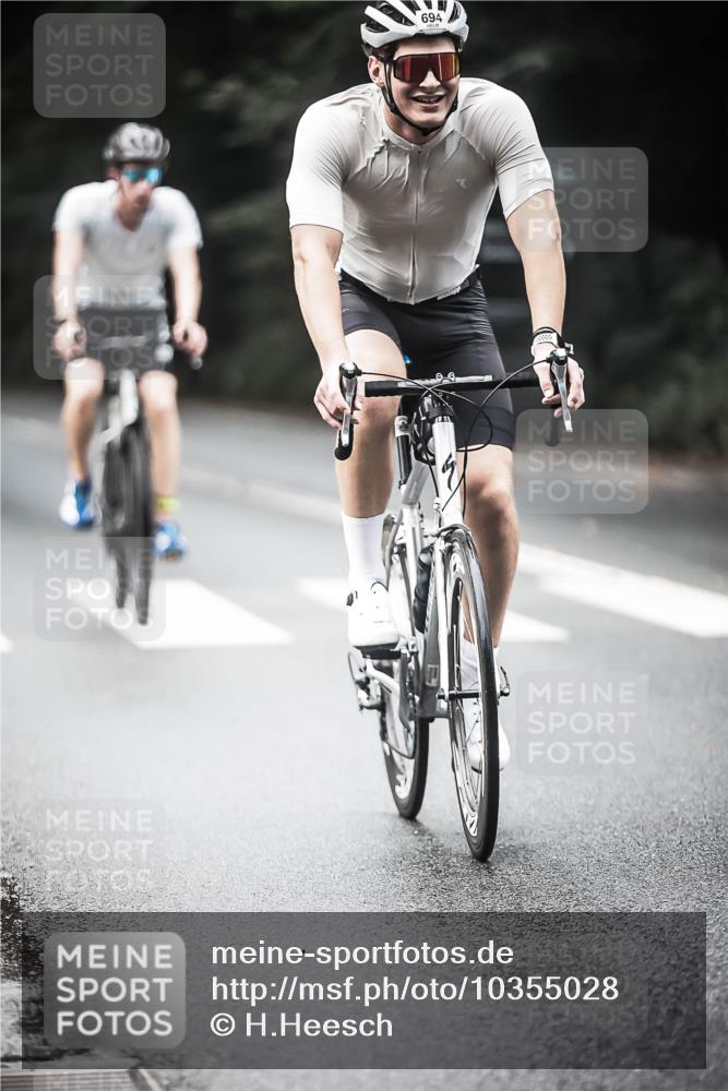 13.09.2026 - Stadtparktriathlon H.Heesch http://msf.ph/oto/10355028 13.09.2026 11:11:21 Radfahren 571, 685, 688, 694 meine-sportfotos.de