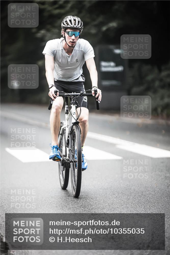 13.09.2026 - Stadtparktriathlon H.Heesch http://msf.ph/oto/10355035 13.09.2026 11:11:22 Radfahren 571, 685, 688, 694 meine-sportfotos.de